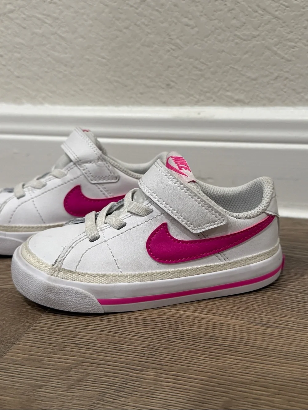 Nike court legacy sneakers pink & white toddler girls 7c